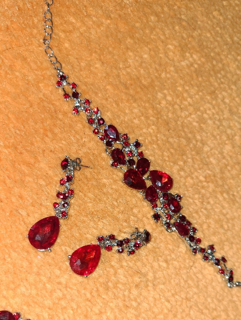 Red Teardrop Crystal Necklace & Earring Set - Picture 4 of 5